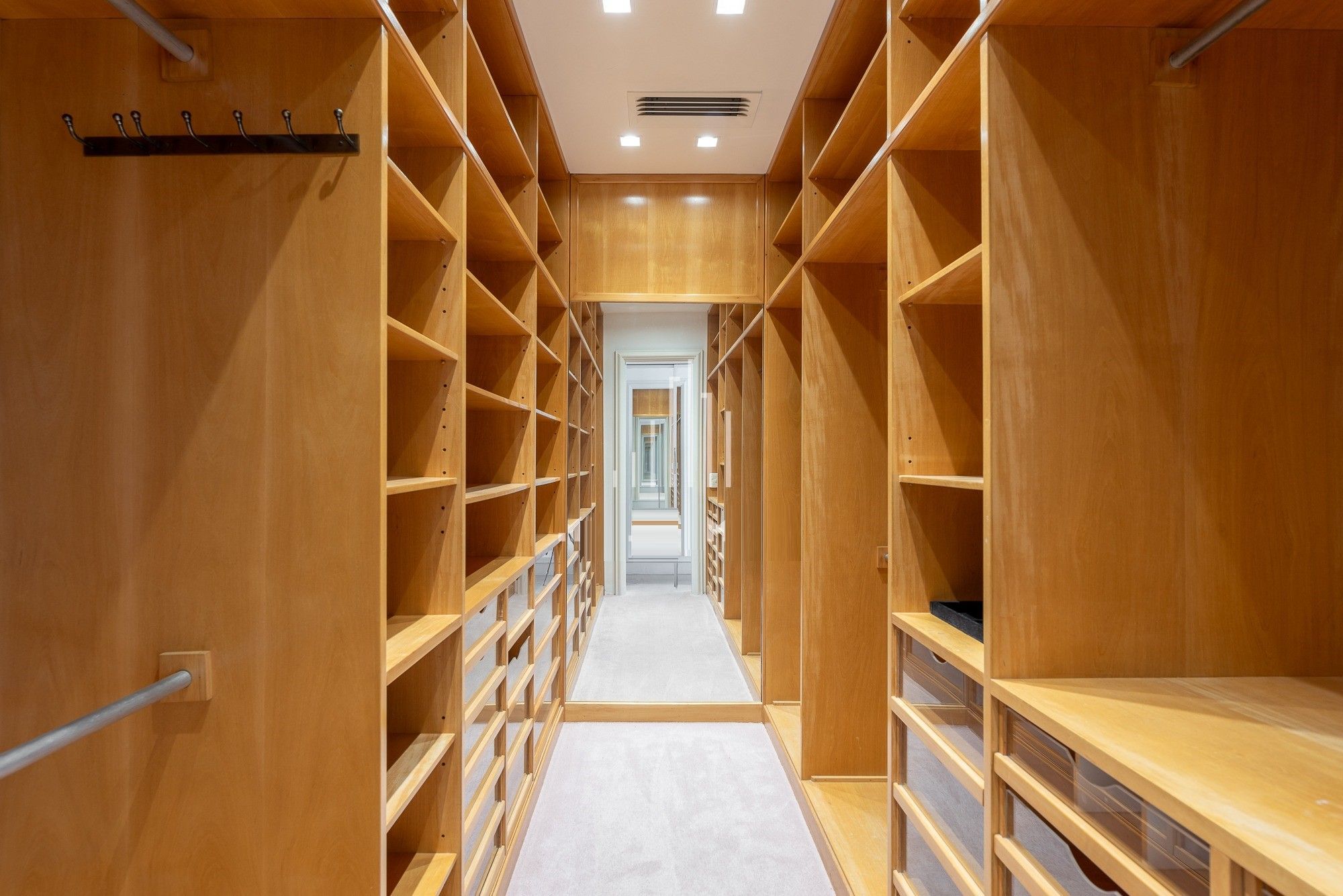 Apartamento à venda com 3 quartos, 309m² - Foto 17