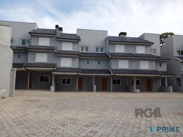 Vende-se casa em condomínio com 4 dormitórios (2 suítes), 3 vagas  – Tristeza