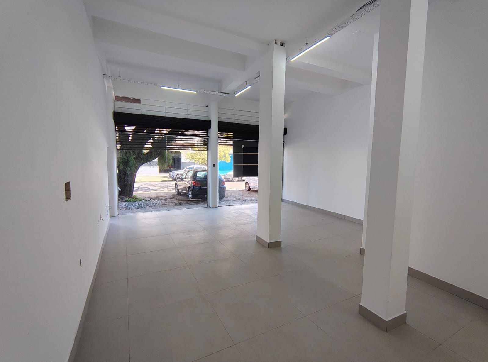 Vende-se loja com 100 m² - Floresta