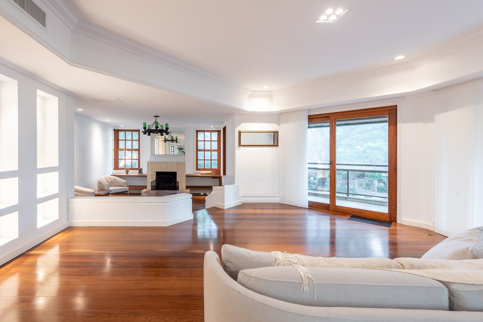 Apartamento à venda com 309m², 3 quartos, 3 suítes, 3 vagas no bairro Auxiliadora em Porto Alegre