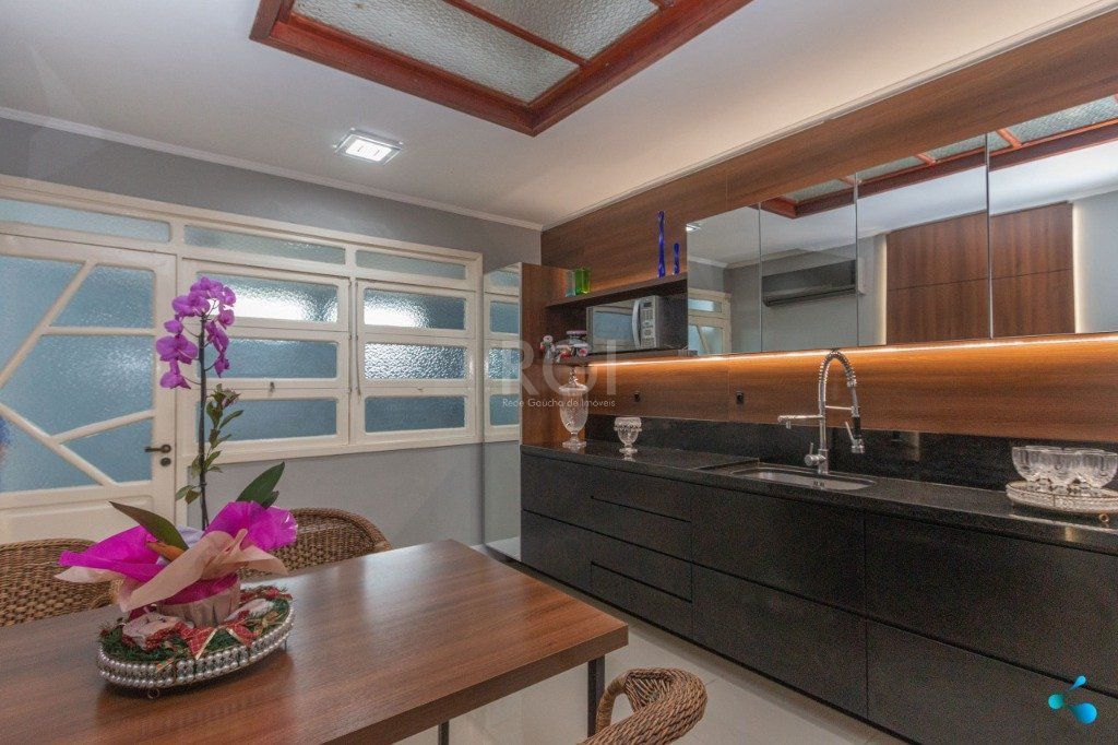 Casa à venda com 3 quartos, 240m² - Foto 9