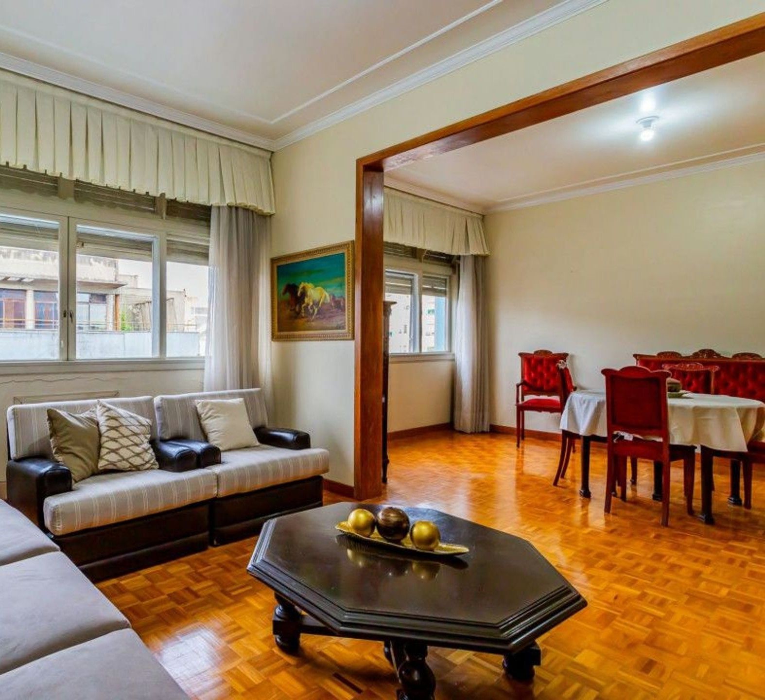 Apartamento à venda com 196m², 4 quartos, 1 suíte, 1 vaga no bairro Independência em Porto Alegre