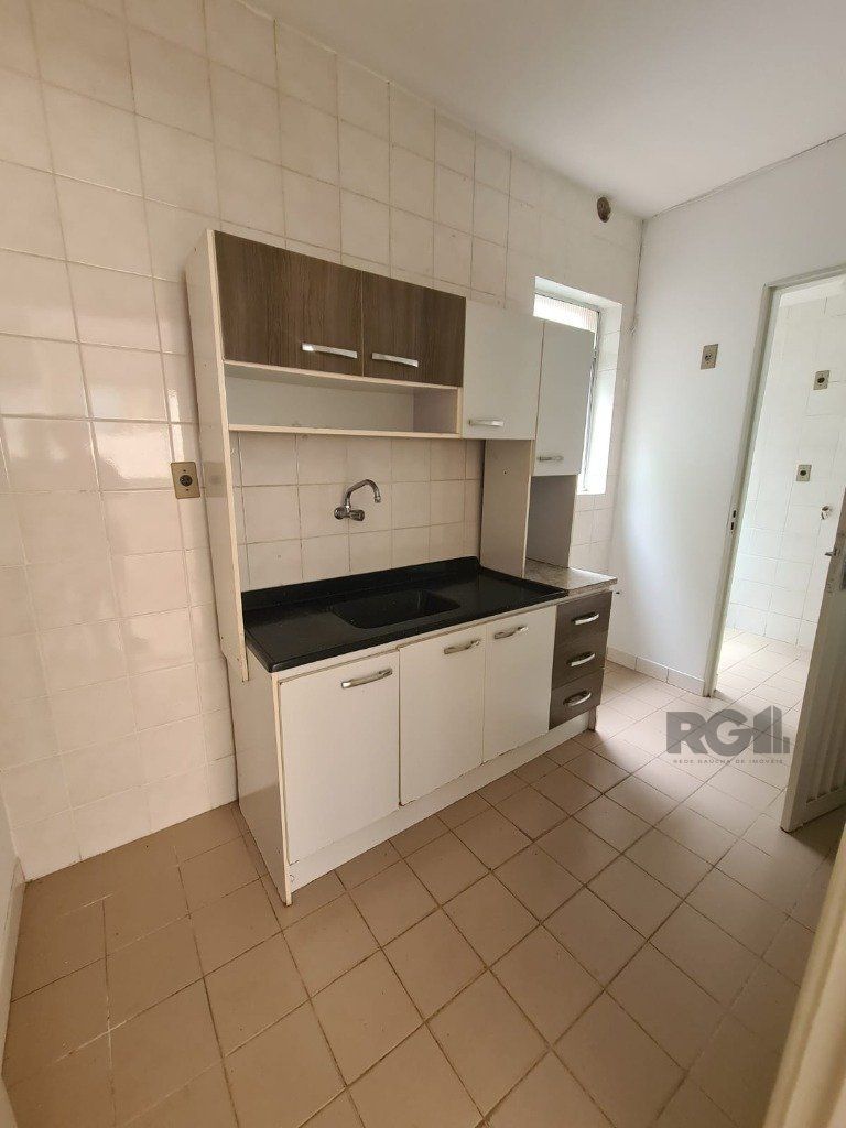 Vende-se apartamento 2 dorm 1 vaga desocupado - 60m² - Bairro Mont Serrat — foto 2