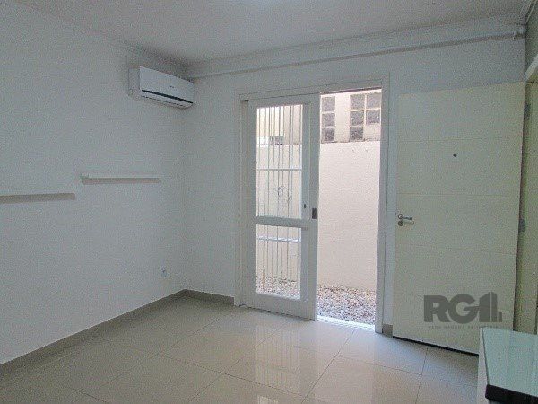 Apartamento à venda com 39m², 1 quarto no bairro Petrópolis em Porto Alegre