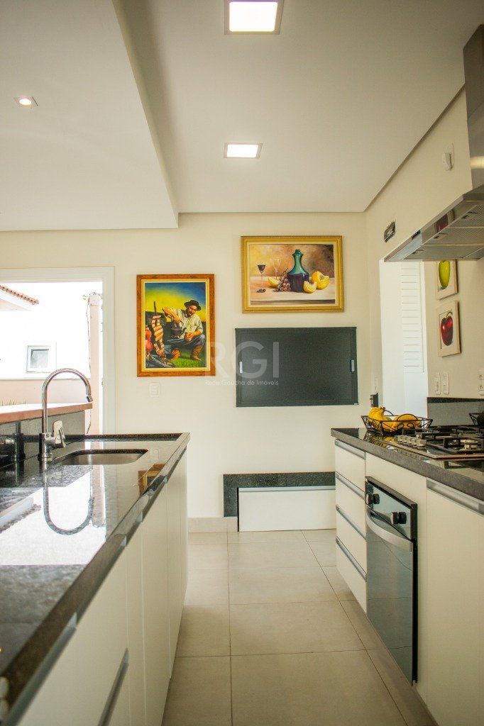 Casa à venda com 4 quartos, 243m² - Foto 6