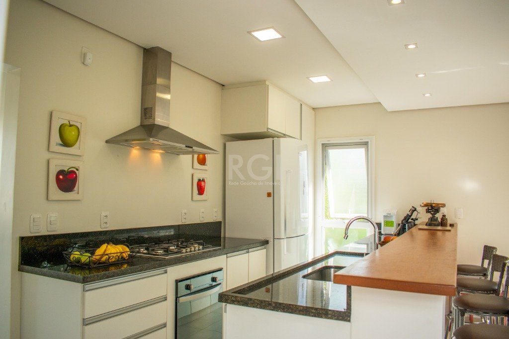Casa à venda com 4 quartos, 243m² - Foto 5