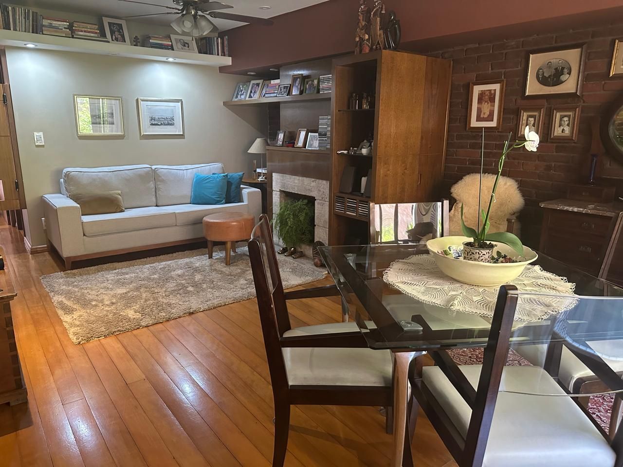 Vende-se apartamento com 2 quartos (1 suíte), 70m² e 1 vaga – Mont Serrat