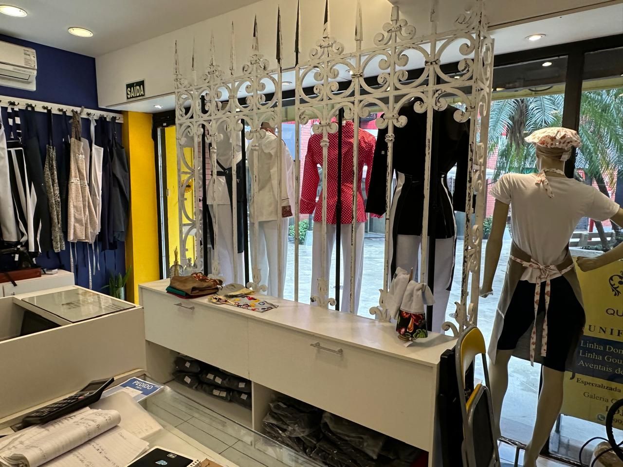 Vende-se loja térrea com 2 pavimentos - Moinhos de Vento