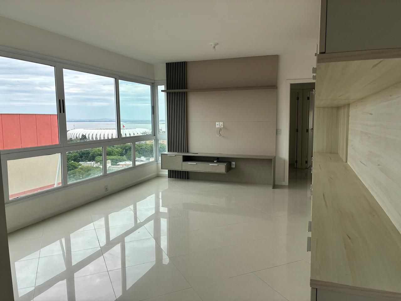 Vende-se amplo apartamento 3 quartos com suíte e 2 vagas no Menino Deus  - 88m²