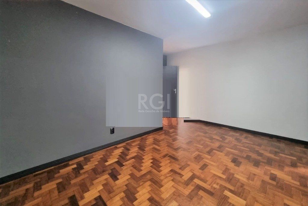 Casa à venda com 4 quartos, 301m² - Foto 3