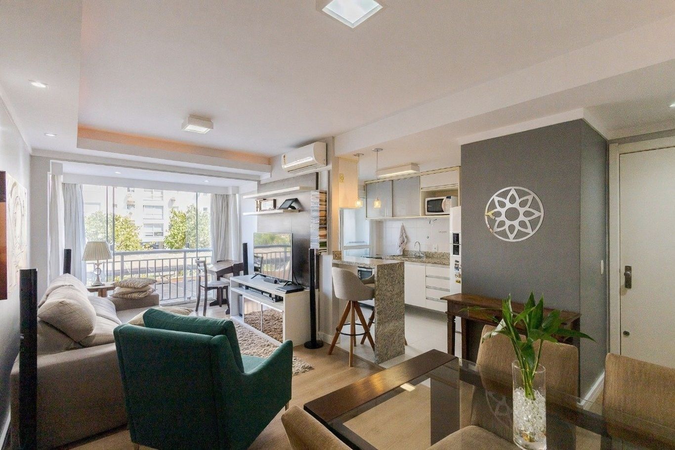 Vende-se apartamento com 2 quartos (1 suíte), 68m² e 1 vaga – Passo da Areia