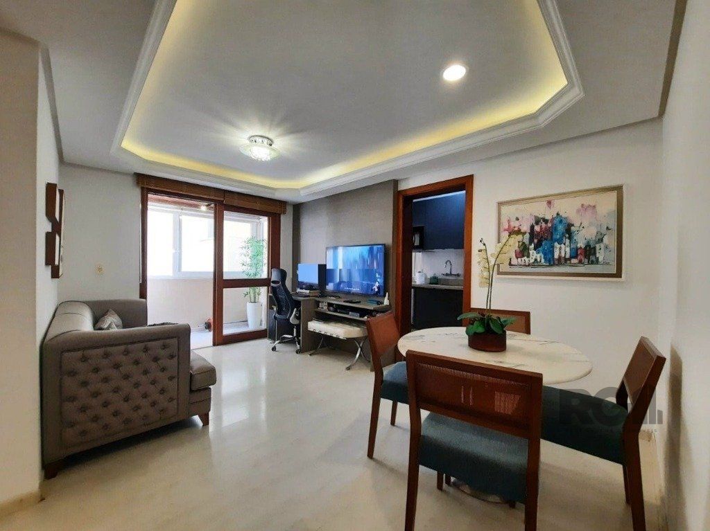 Apartamento à venda com 60m², 2 quartos, 1 suíte, 1 vaga no bairro Petrópolis em Porto Alegre