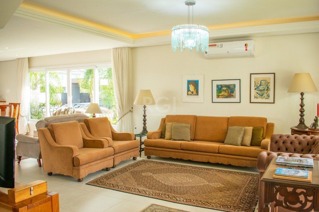 Casa à venda com 4 quartos, 243m² - Foto 3