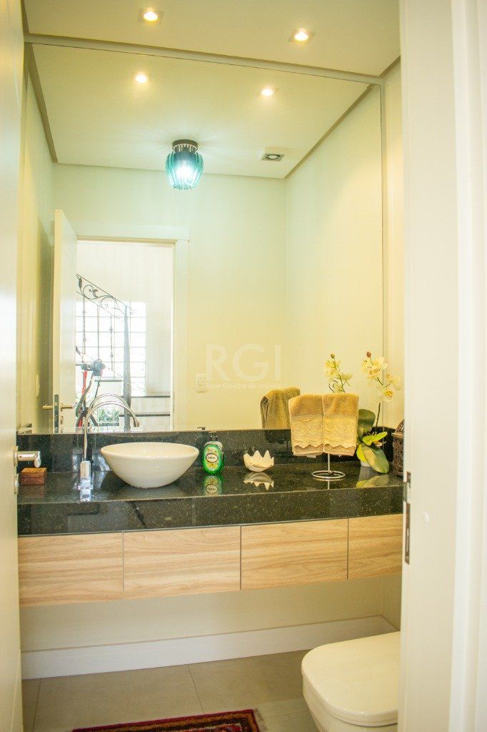 Casa à venda com 4 quartos, 243m² - Foto 9