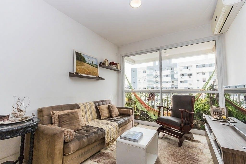 Vende-se apartamento com 2 quartos (1 suíte), 68m² e 2 vagas – Passo da Areia