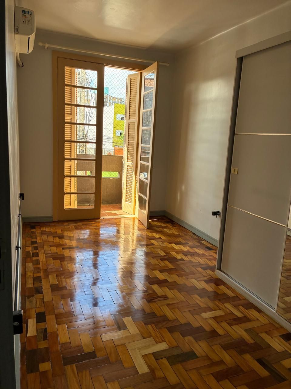 Vende-se apartamento com 3 quartos, 94,50m² e – Av. João Pessoa
