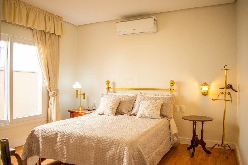 Casa à venda com 4 quartos, 243m² - Foto 10