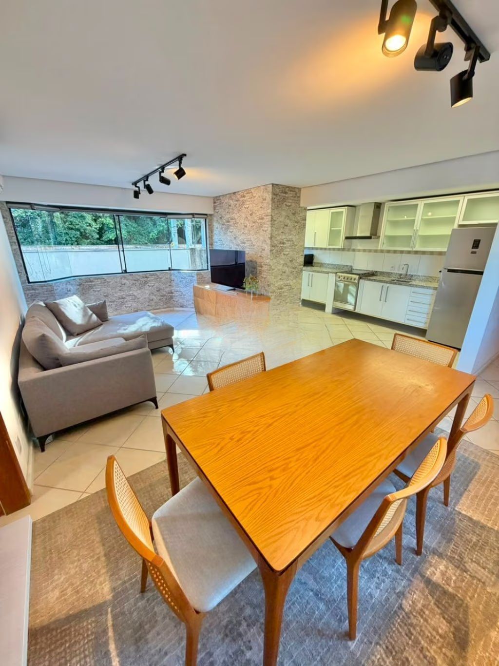 Vende-se apartamento com 1 quarto, 64,90m² e 1 vaga – Auxiliadora