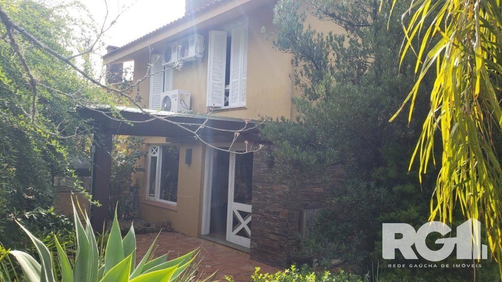 VENDA - ÓTIMA CASA EM CONDOMÍNIO NA ZONA SUL
