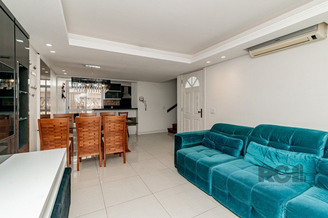 Casa de Condomínio à venda com 3 quartos, 207m² - Foto 4