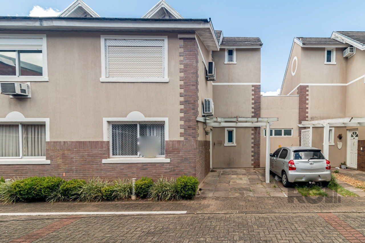 Casa de Condomínio à venda com 3 quartos, 207m² - Foto 1
