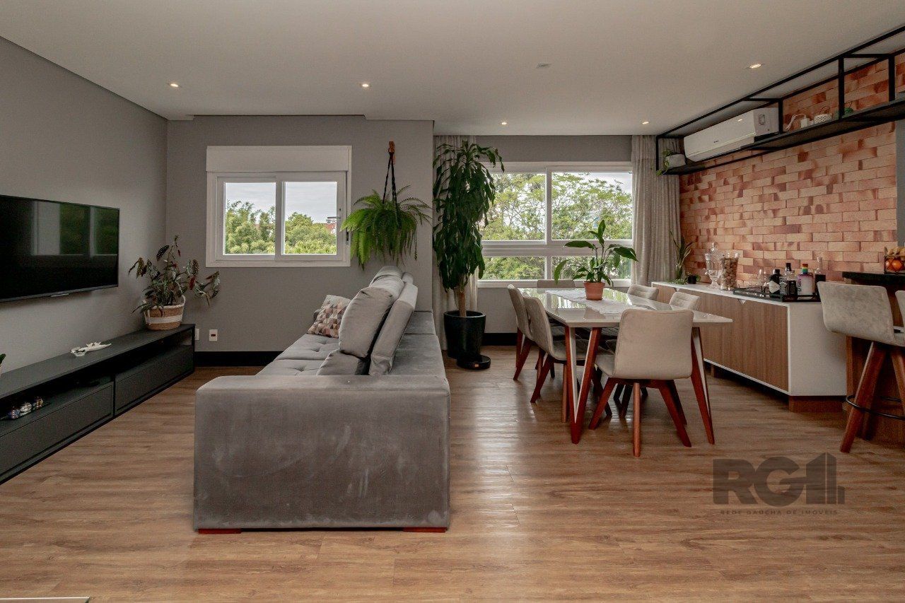 Apartamento à venda com 3 quartos, 76m² - Foto 1