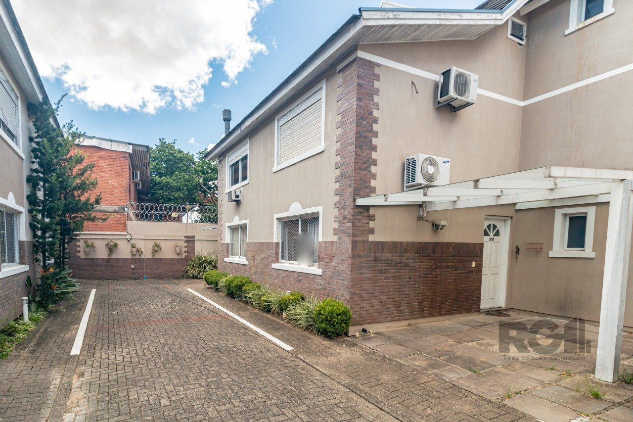 Casa de Condomínio à venda com 3 quartos, 207m² - Foto 2