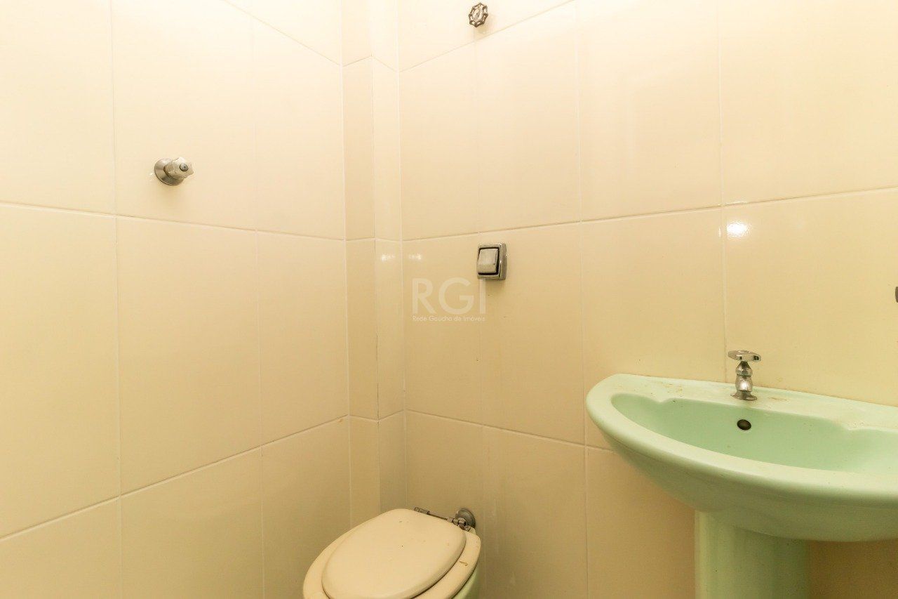 Apartamento à venda com 3 quartos, 228m² - Foto 19