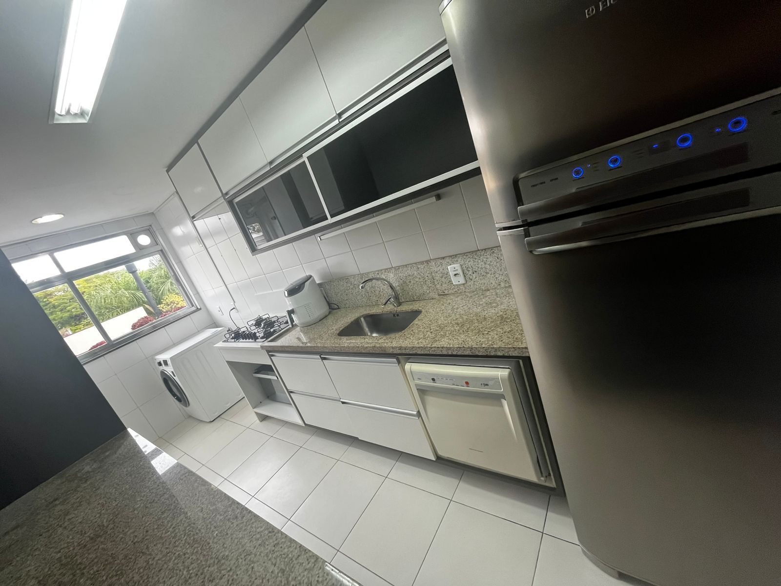 Apartamento à venda com 2 quartos, 73m² - Foto 4