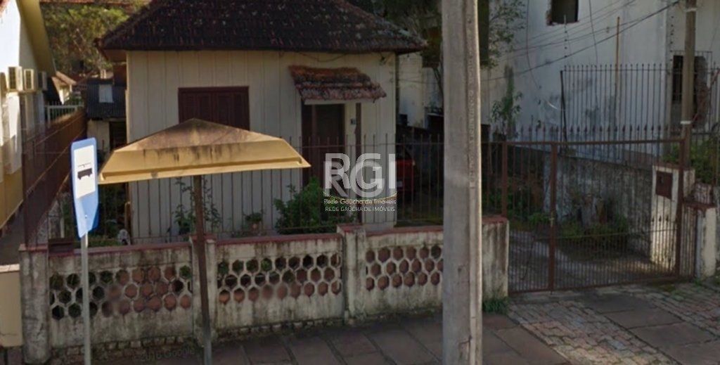 Terreno à venda  com 300m², Rua General Pedro Bittencourt no bairro Passo da Areia em Porto Alegre