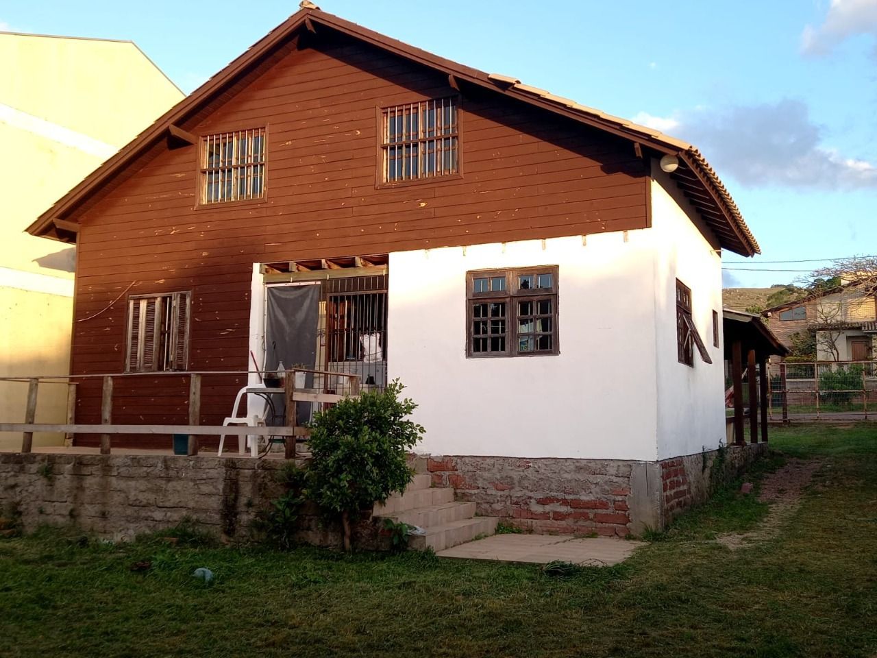 Casa à venda com 3 quartos, 100m² - Foto 2