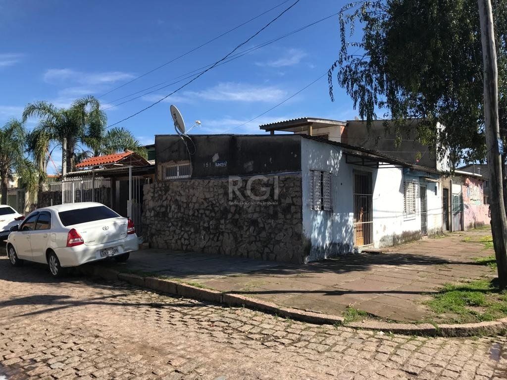 Casa à venda com 100m², 3 quartos, 2 vagas no bairro Restinga em Porto Alegre