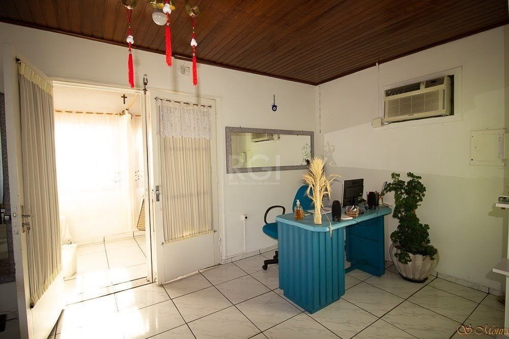 Casa à venda com 3 quartos, 170m² - Foto 2