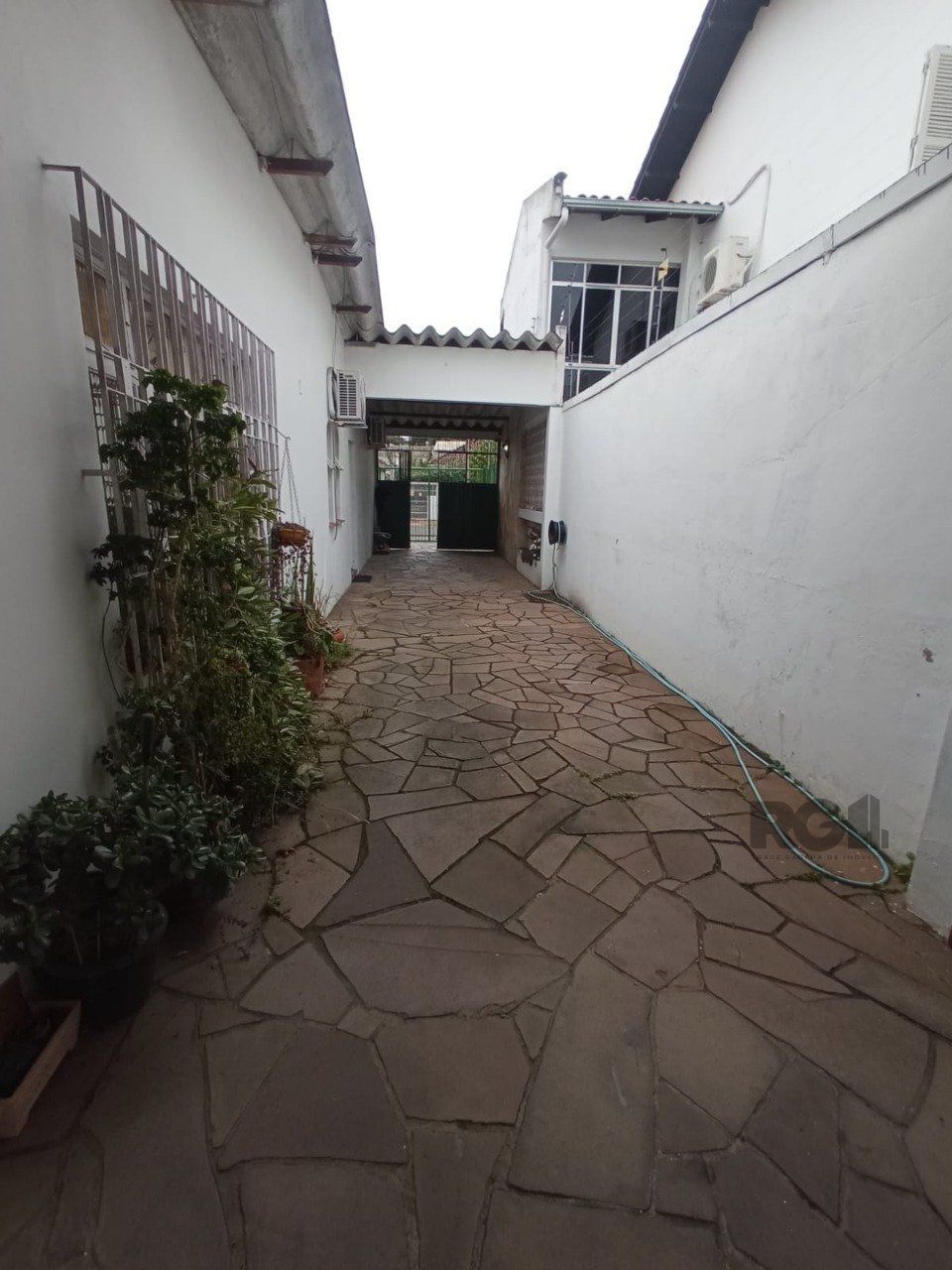 Casa à venda com 3 quartos, 272m² - Foto 4