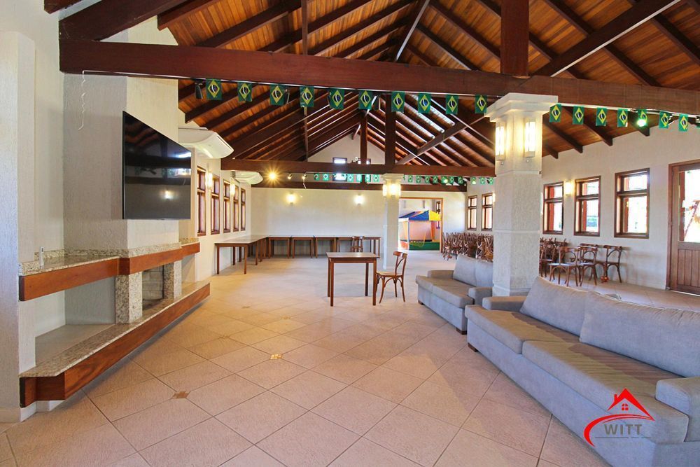 Casa de 3 suítes excelente acabamento Localizada no condomínio Mirante do lago