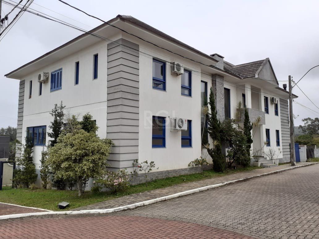 Casa à venda com 4 quartos, 433m² - Foto 1