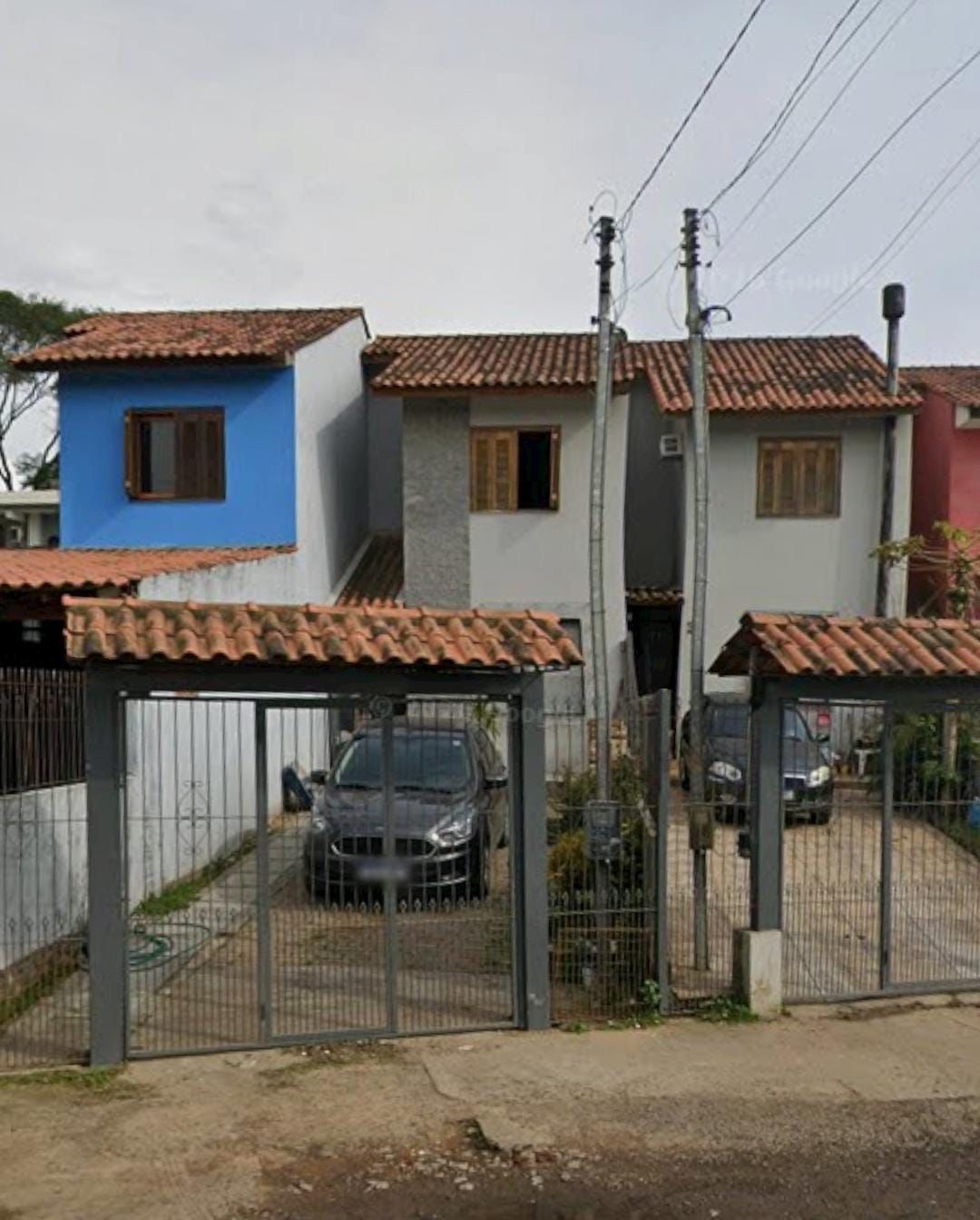Sobrado a Venda no Bairro Restinga - 2 Dormitórios