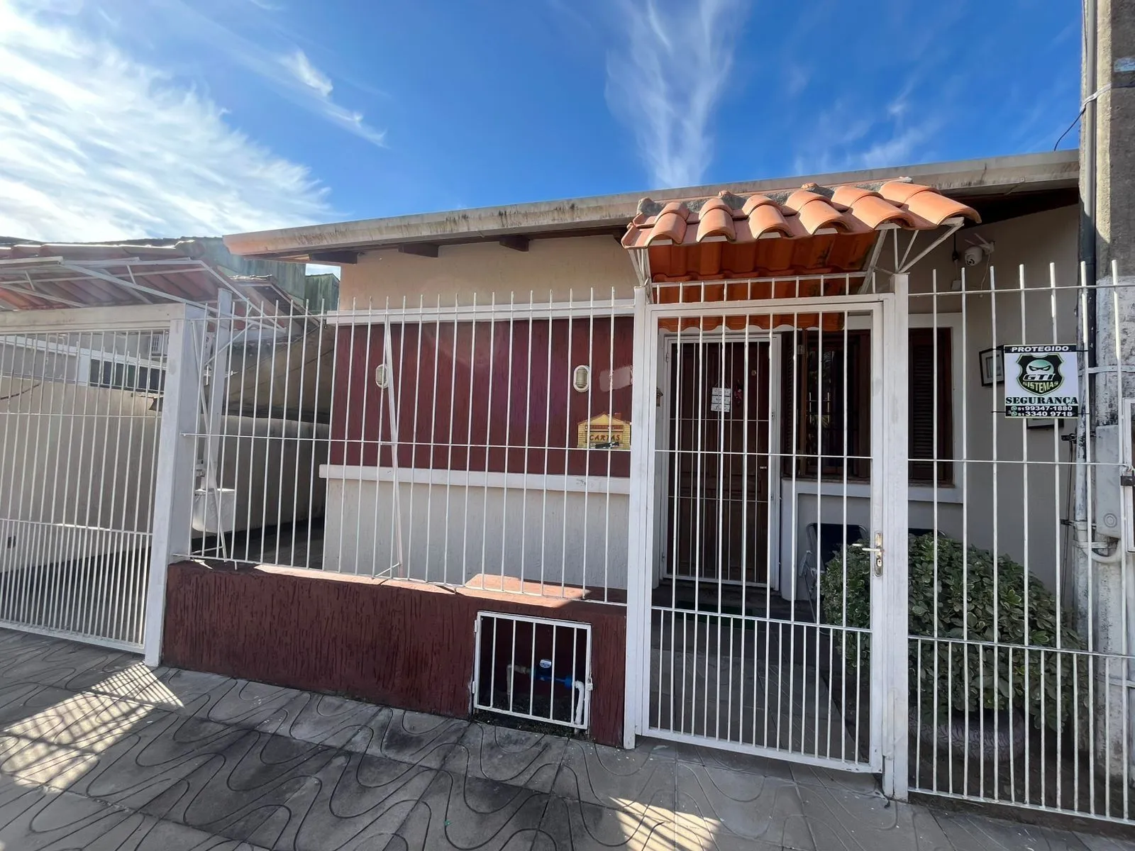 Casa, 2 dormitórios no bairro Hípica em Porto Alegre para Comprar