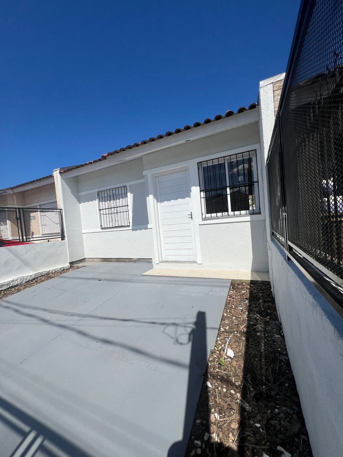 Casa à venda com 2 quartos, 61m² - Foto 2