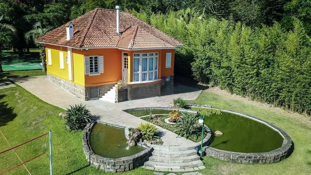 Chácara à venda com 5 quartos, 482m² - Foto 1