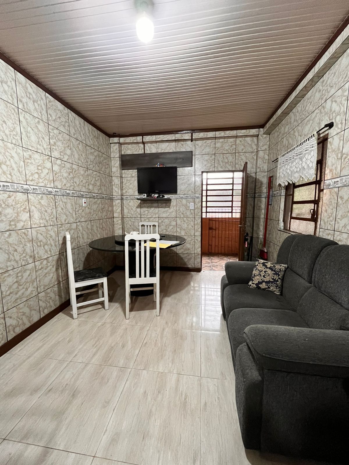 Casa à venda com 3 quartos, 60m² - Foto 7
