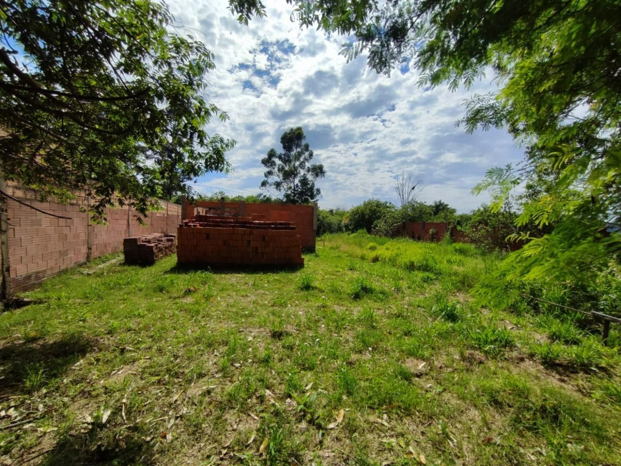 Casa à venda com 3 quartos, 85m² - Foto 2