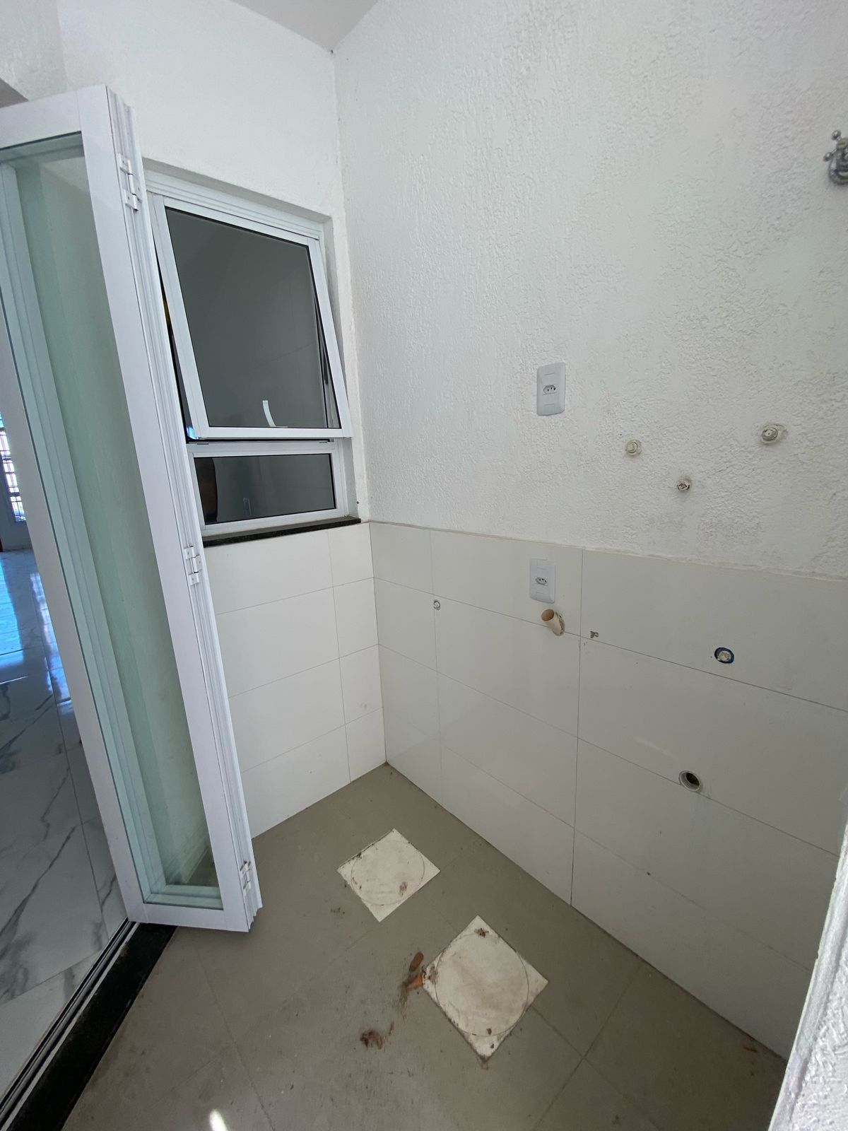 Casa à venda com 2 quartos, 70m² - Foto 14