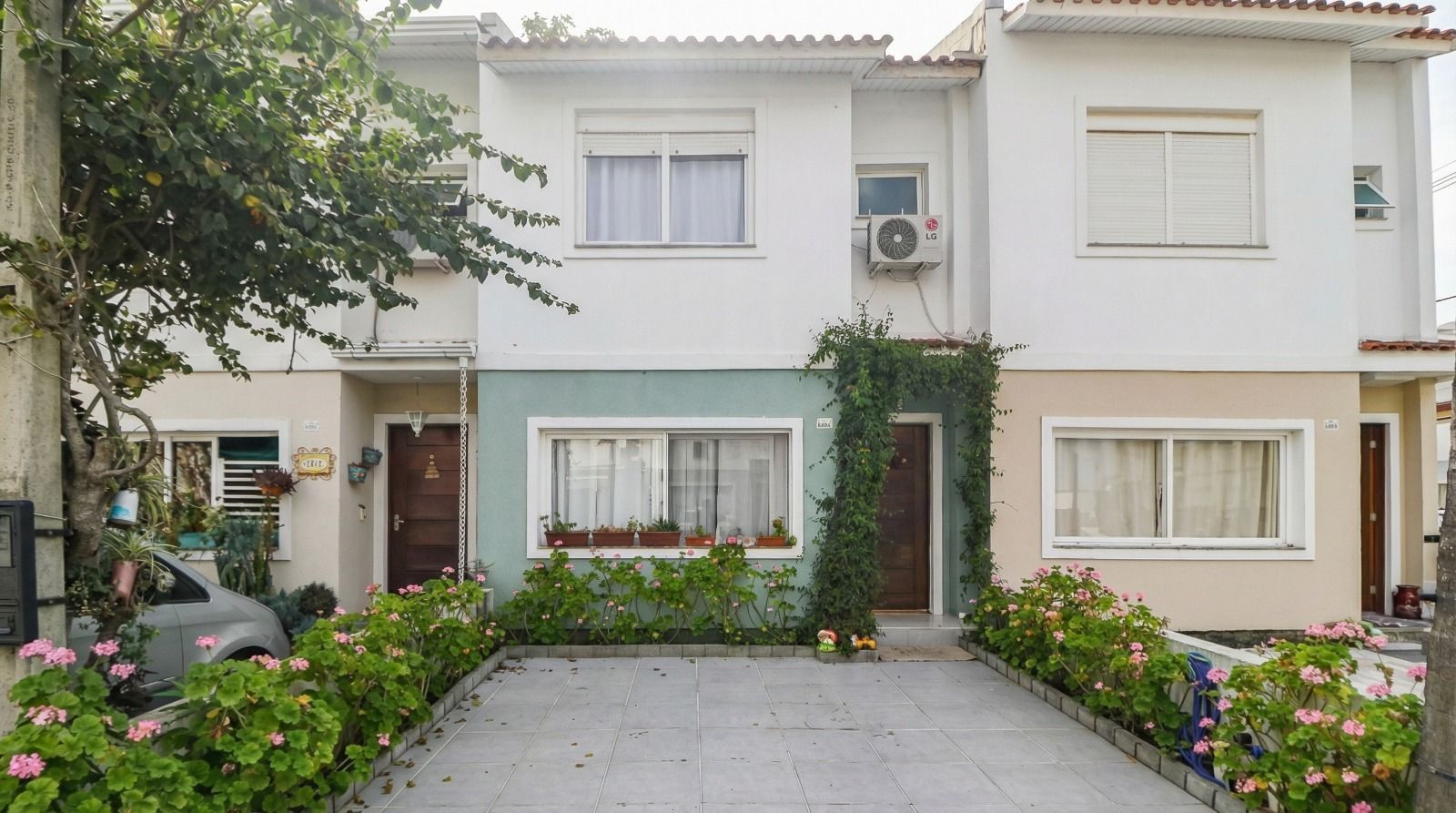 Casa de Condomínio, 3 dormitórios no bairro Hípica em Porto Alegre para Comprar