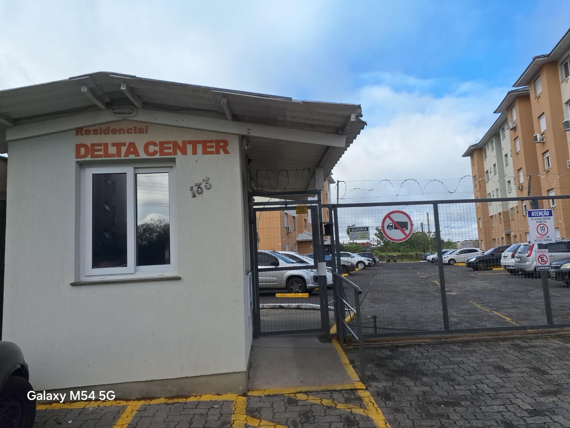 Apartamento à venda com 48m², 2 quartos, 1 vaga no bairro Restinga em Porto Alegre