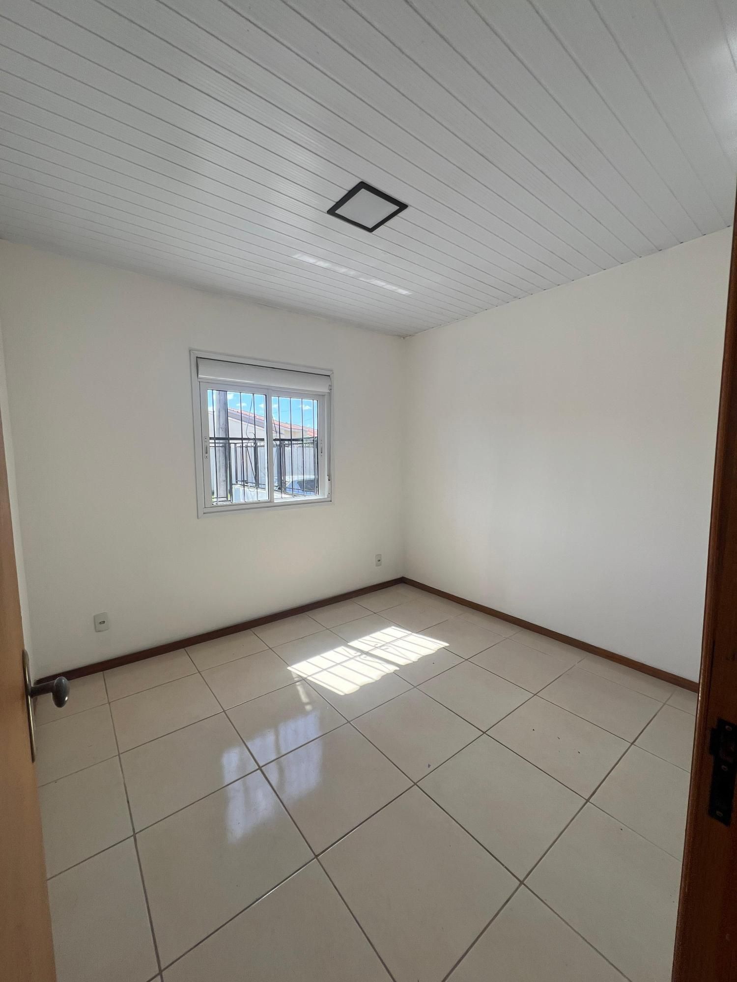 Casa à venda com 2 quartos, 61m² - Foto 8