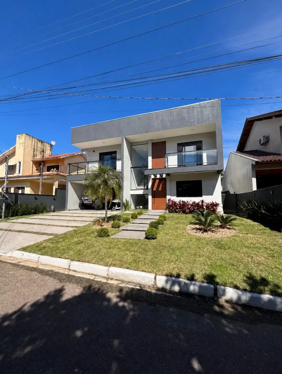 Conforto e Exclusividade no Cantegril: 3 Dormitórios, Suíte e Garagem Dupla