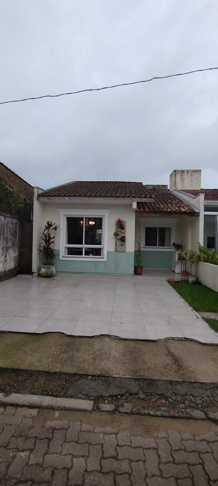 Casa à venda com 3 quartos, 58m² - Foto 1