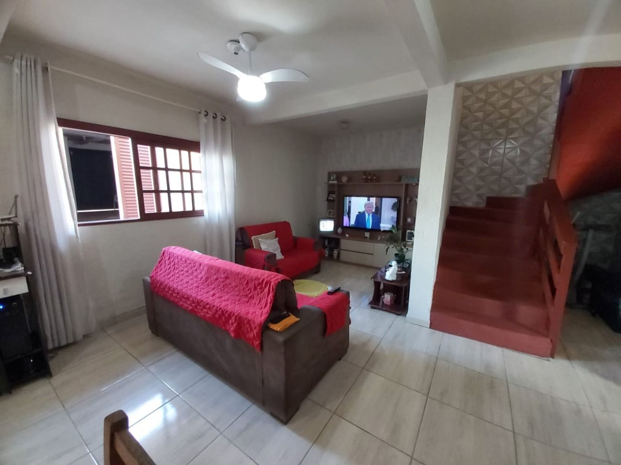 Casa à venda com 3 quartos, 100m² - Foto 3