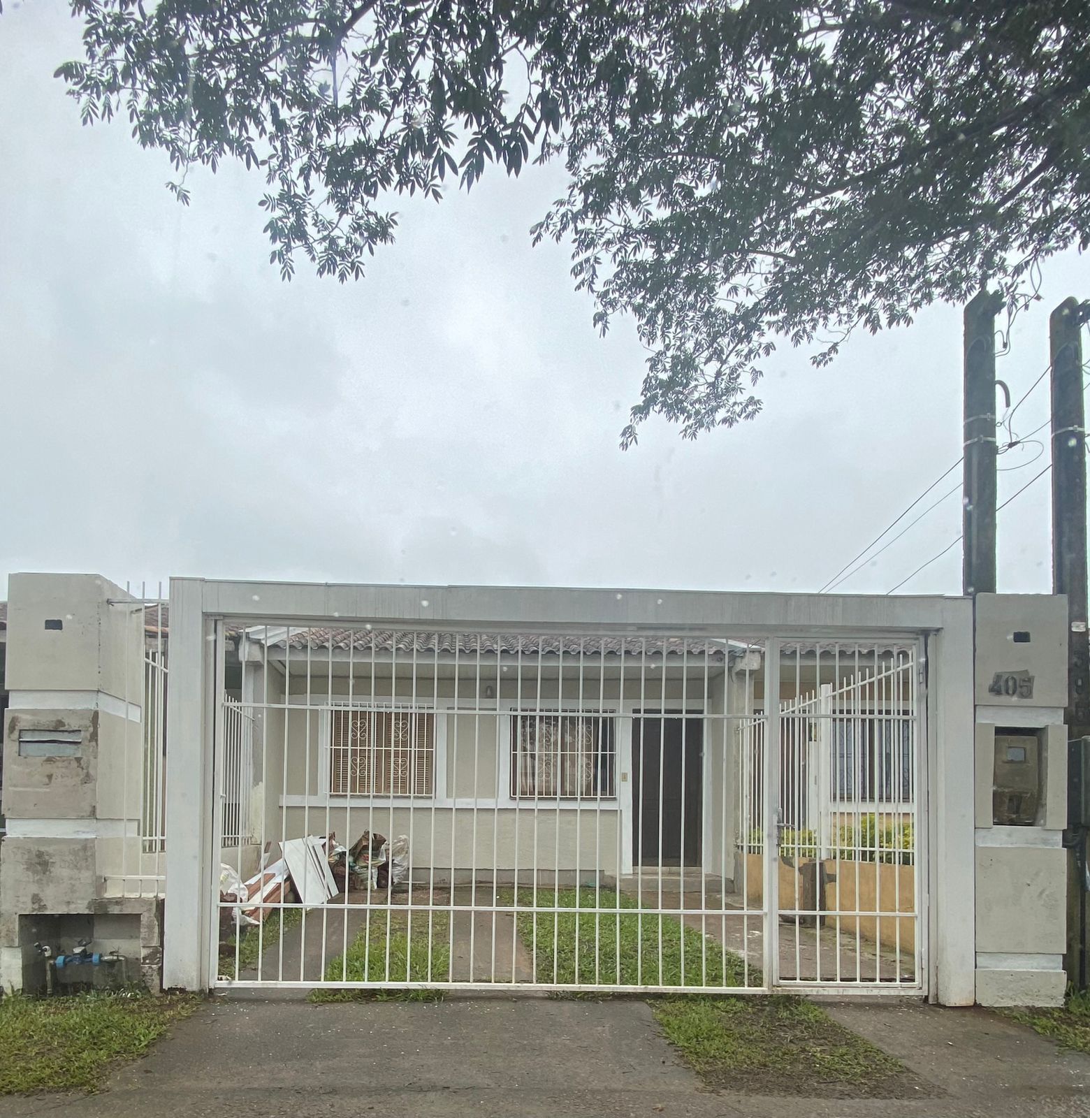 Casa à venda com 102m², 2 quartos, 2 vagas no bairro Hípica em Porto Alegre